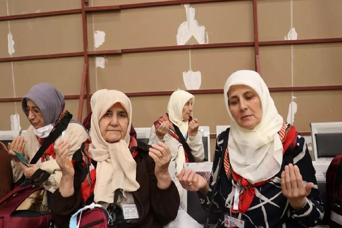 Trabzon’dan 160 Hacı Adayı Uğurlandı