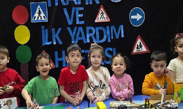 Trafik kurallarını eğlenerek öğrendiler