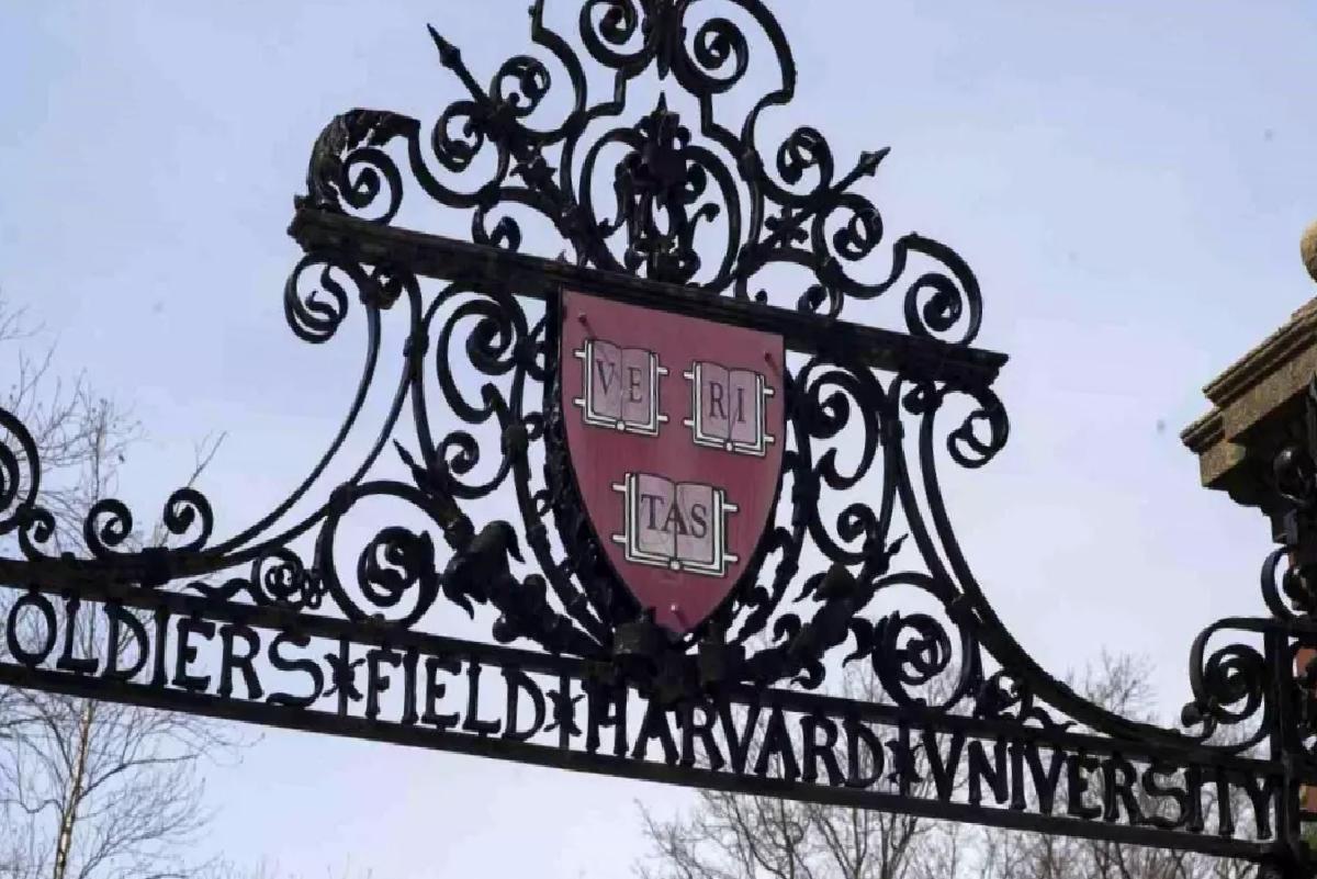 Trump’tan Harvard’a Yabancı Öğrenci Yasağı