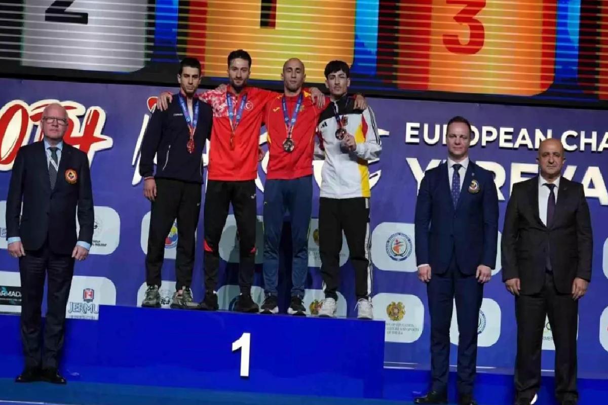 Türkiye Karate Şampiyonası’nda 3 Madalya Kazandı