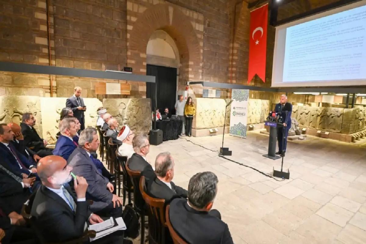 Türkiye’de İslamofobi ile Gayret Merkezi Açıldı