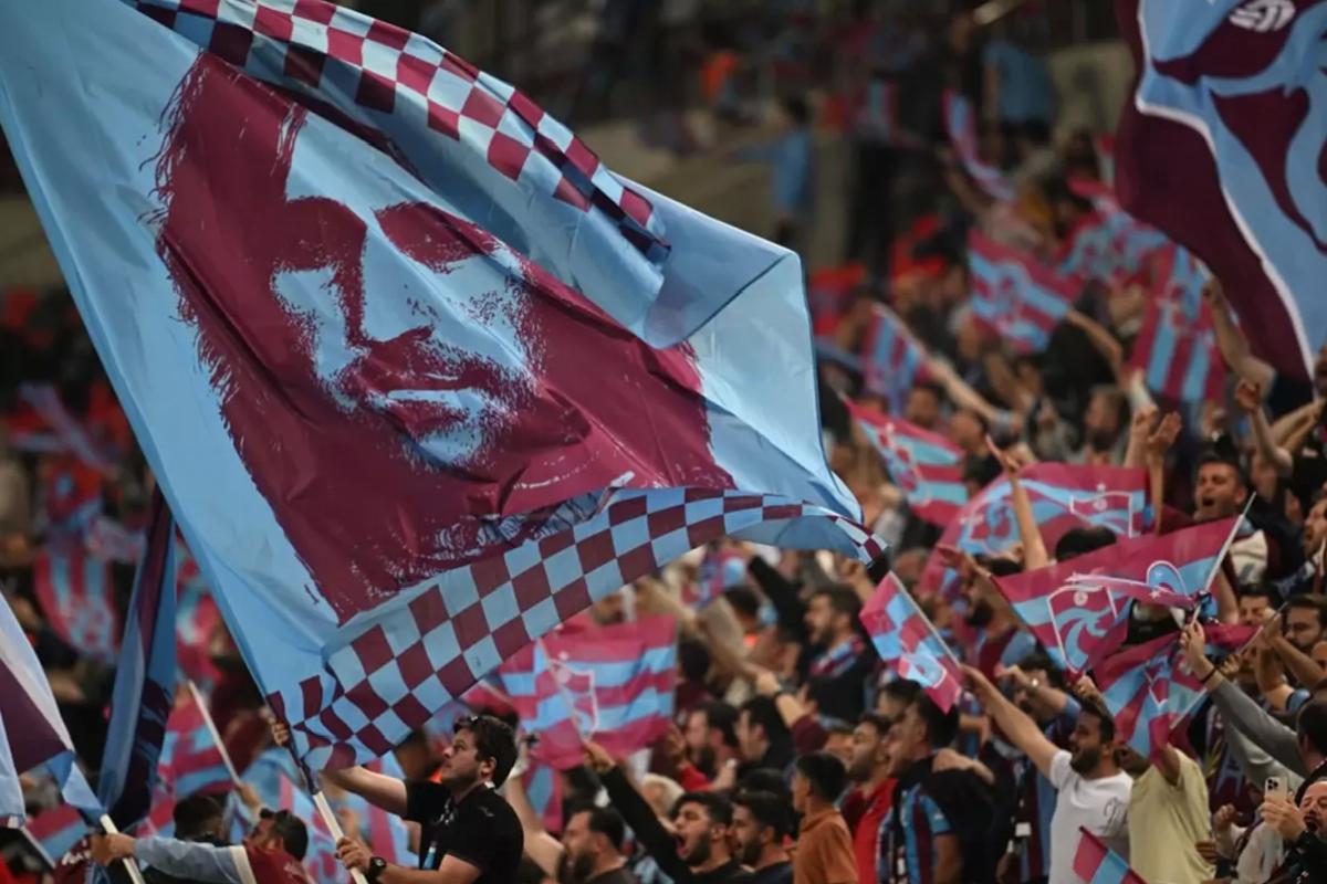 Üçüncü golün akabinde tribünlerde reaksiyon: İdare istifa