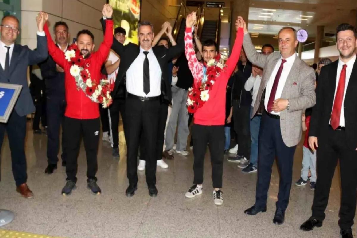 Ulusal Halterci Ramazan Efe Yılmaz, Dünya Şampiyonasından Madalyalarla Döndü