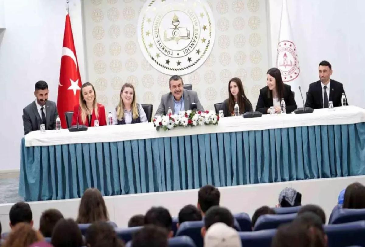 Uzundere’den Öğrenciler Ankara’da