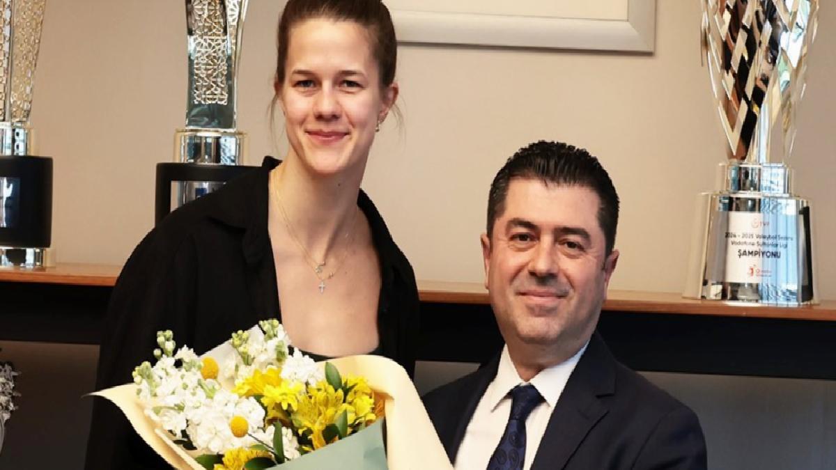 VakıfBank, Kiera Van Ryk ve Bahar Akbay ile vedalaştı