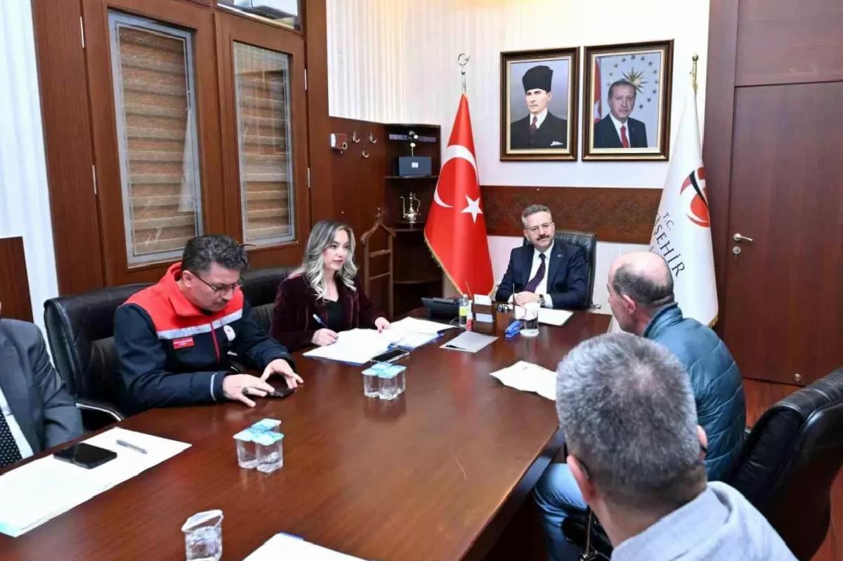 Vali Aksoy Halk Günü’nde Vatandaşları Dinledi