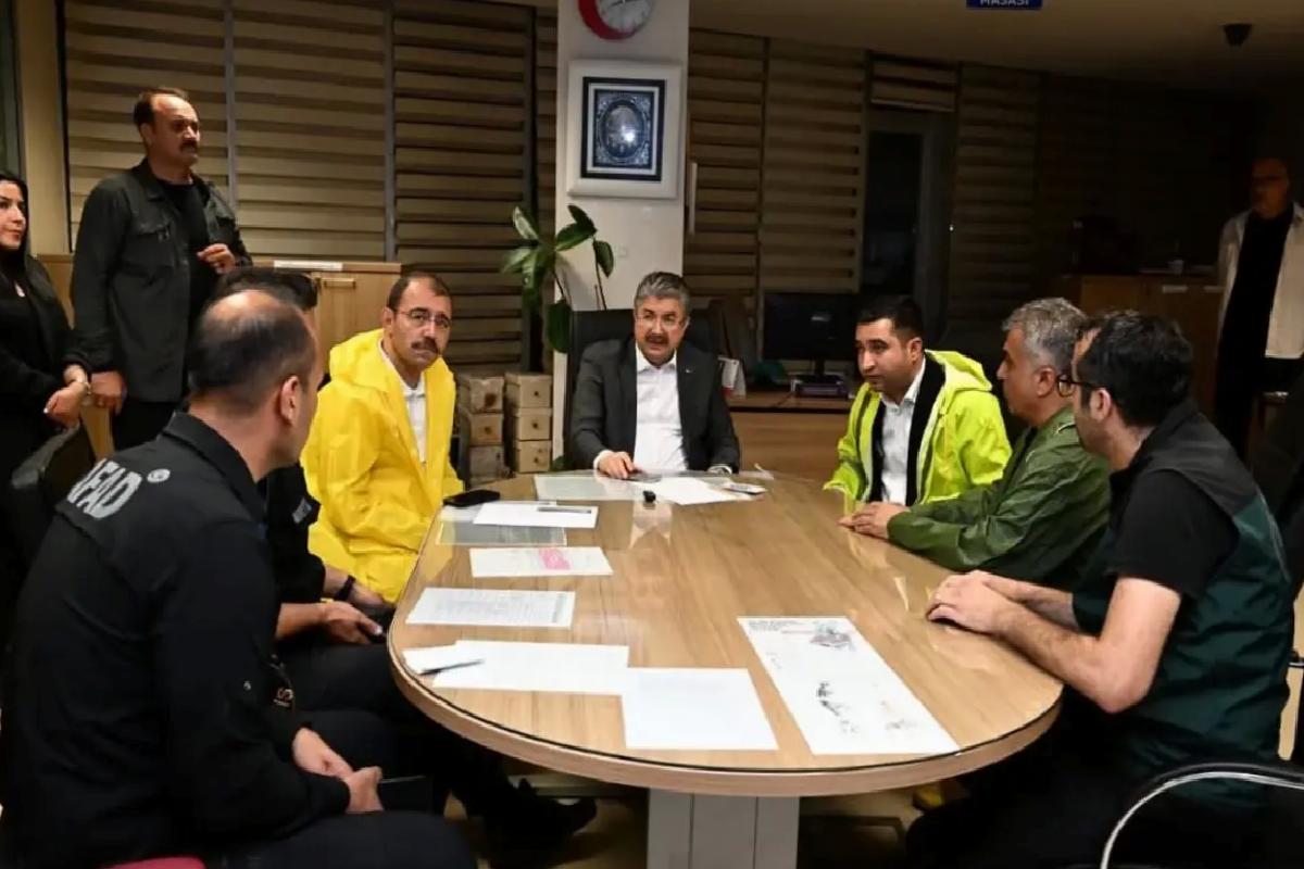 Vali Yılmaz Kadirli’de Sel İncelemesi