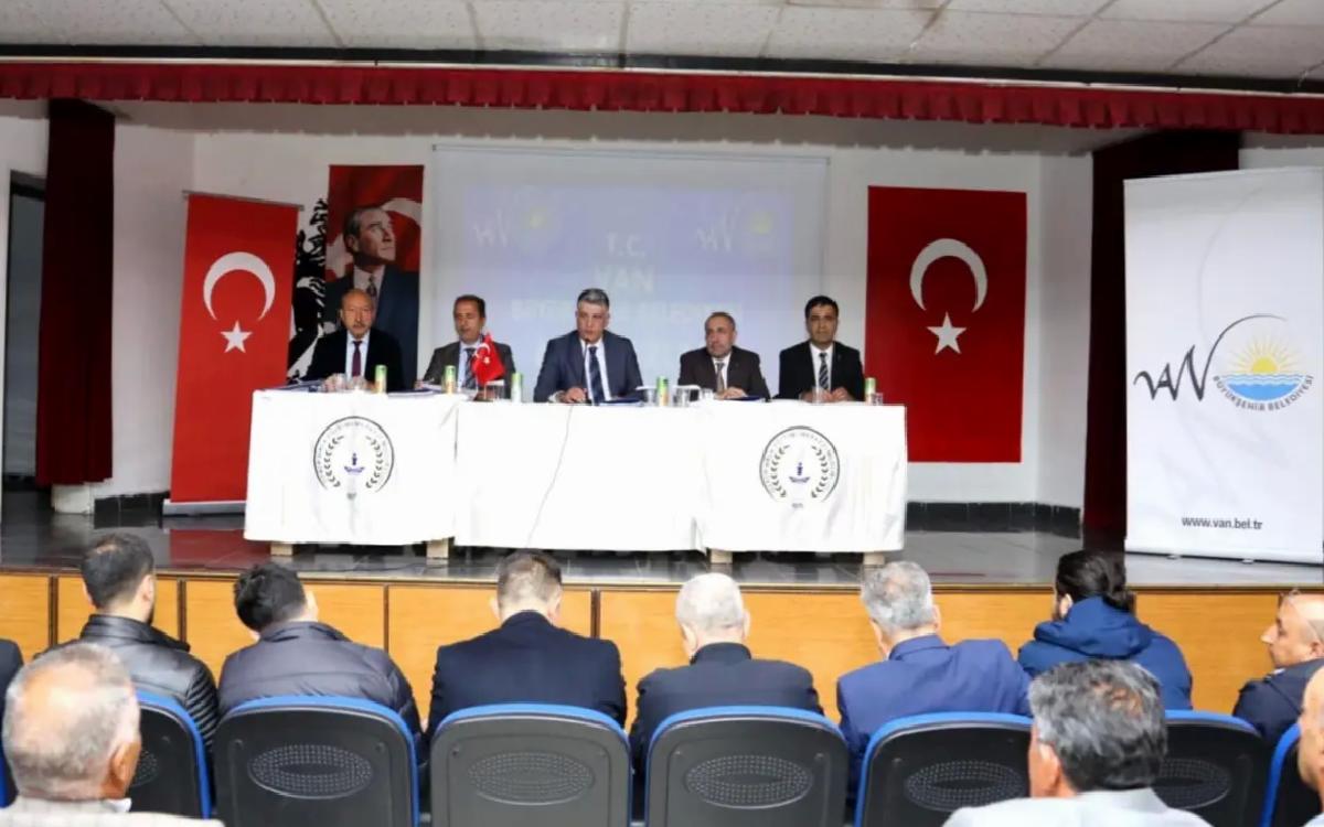 Van Büyükşehir Belediyesi’nden Muhtarlarla Buluşma
