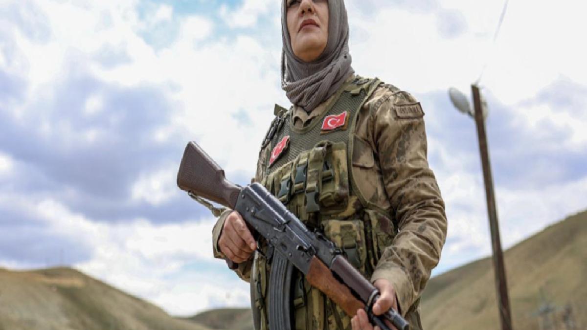 Van’da güvenlik korucusu anne 7/24 misyon başında