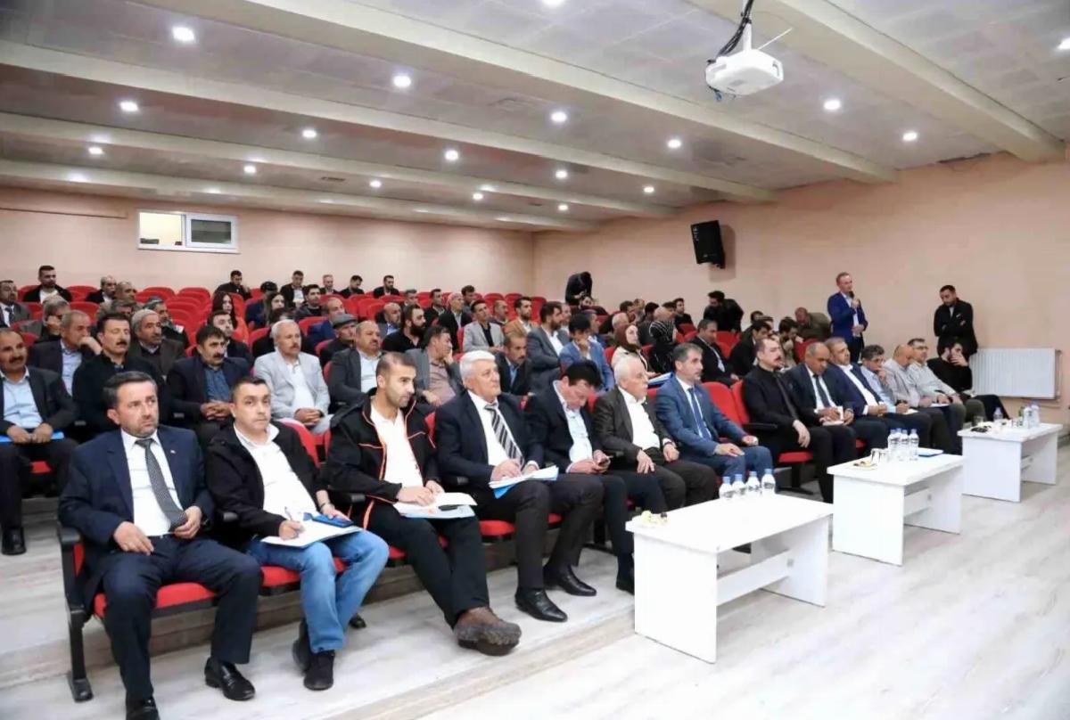 Van’da Muhtarlarla Meseleler ve Tahlil Yolları Tartışıldı