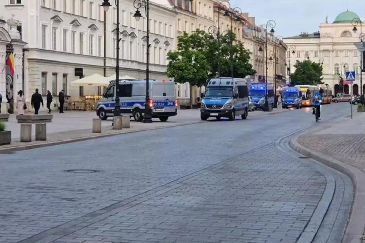 Varşova Üniversitesi’nde baltalı saldırı! 1 kişi hayatını kaybetti