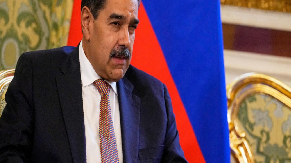 Venezuela Devlet Başkanı Maduro, Çin Devlet Lideri Şi ile bir ortaya geldi
