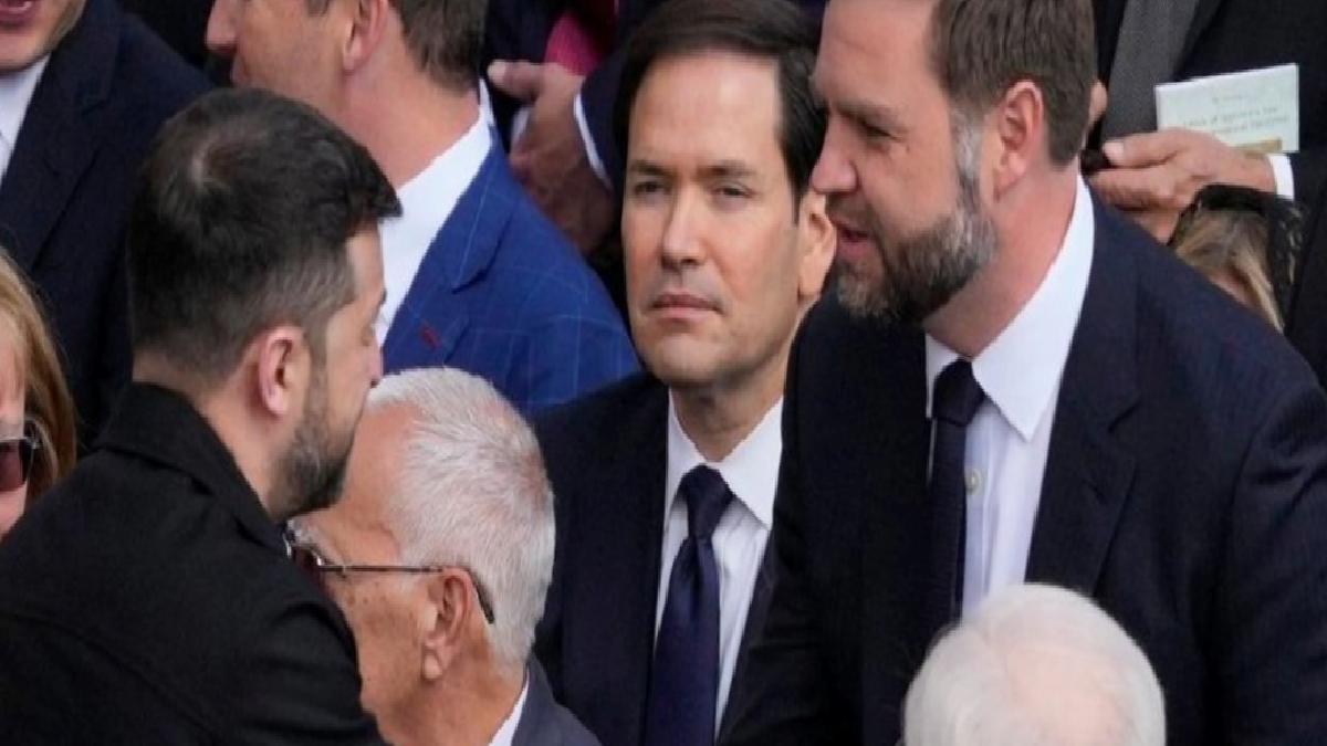 Vladimir Zelensky, JD Vance ile el sıkıştı