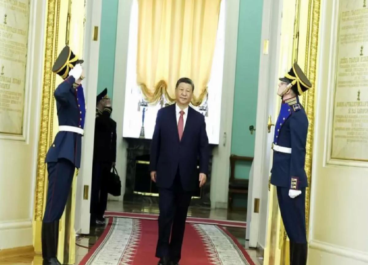 Xi Jinping Moskova’da Putin ile Bir Ortaya Geldi