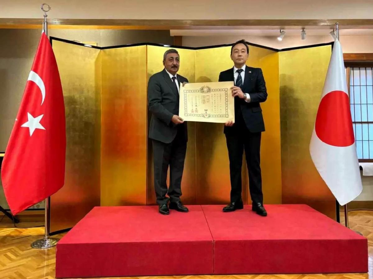 Yalçın Mumcu’ya Japonya İmparatorluk Nişanı