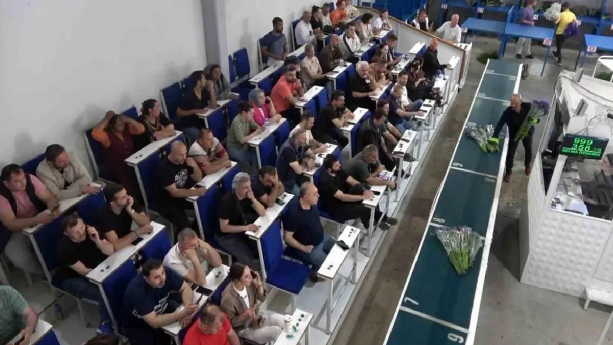 Yalova’da Anneler Günü Mezadı Hareketli