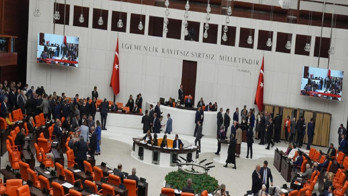 Yargıçlar ve Savcılar Konseyi’ne 5 yeni üye seçildi