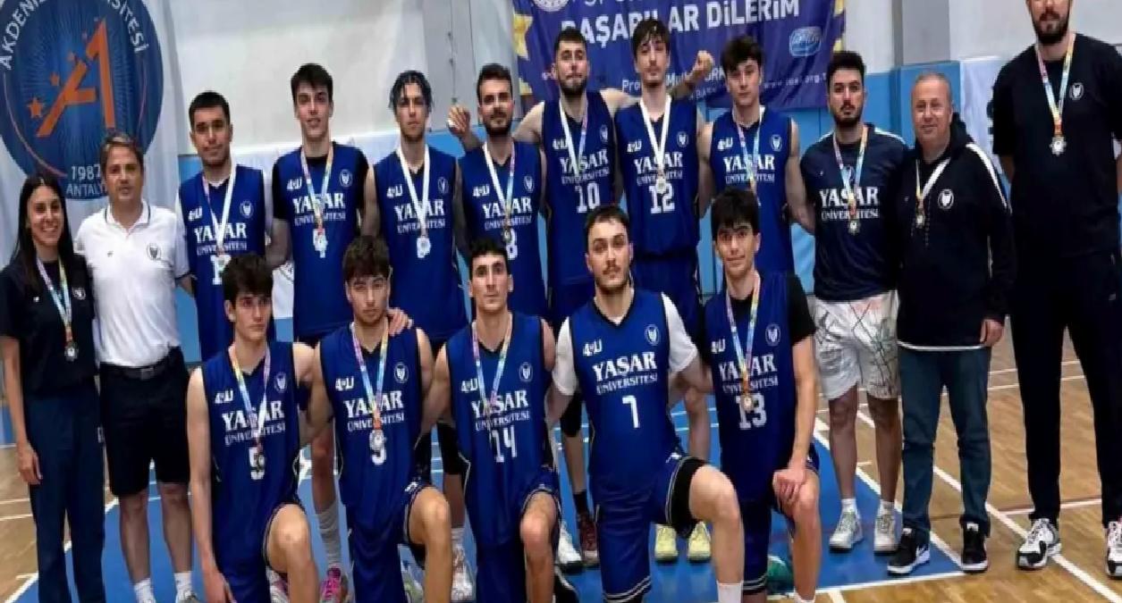 Yaşar Üniversitesi Basketbol Kadrosu Üstün Lig’e Yükseldi