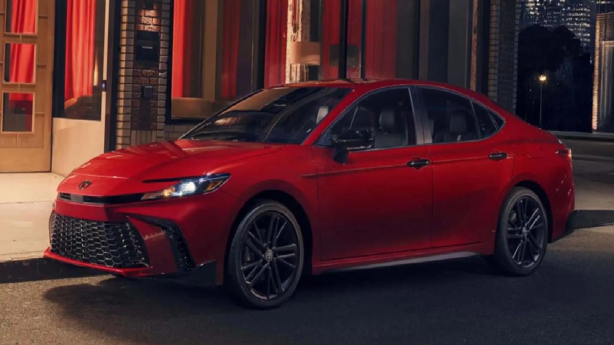 Yeni Toyota Camry, Nightshade versiyonuna kavuştu