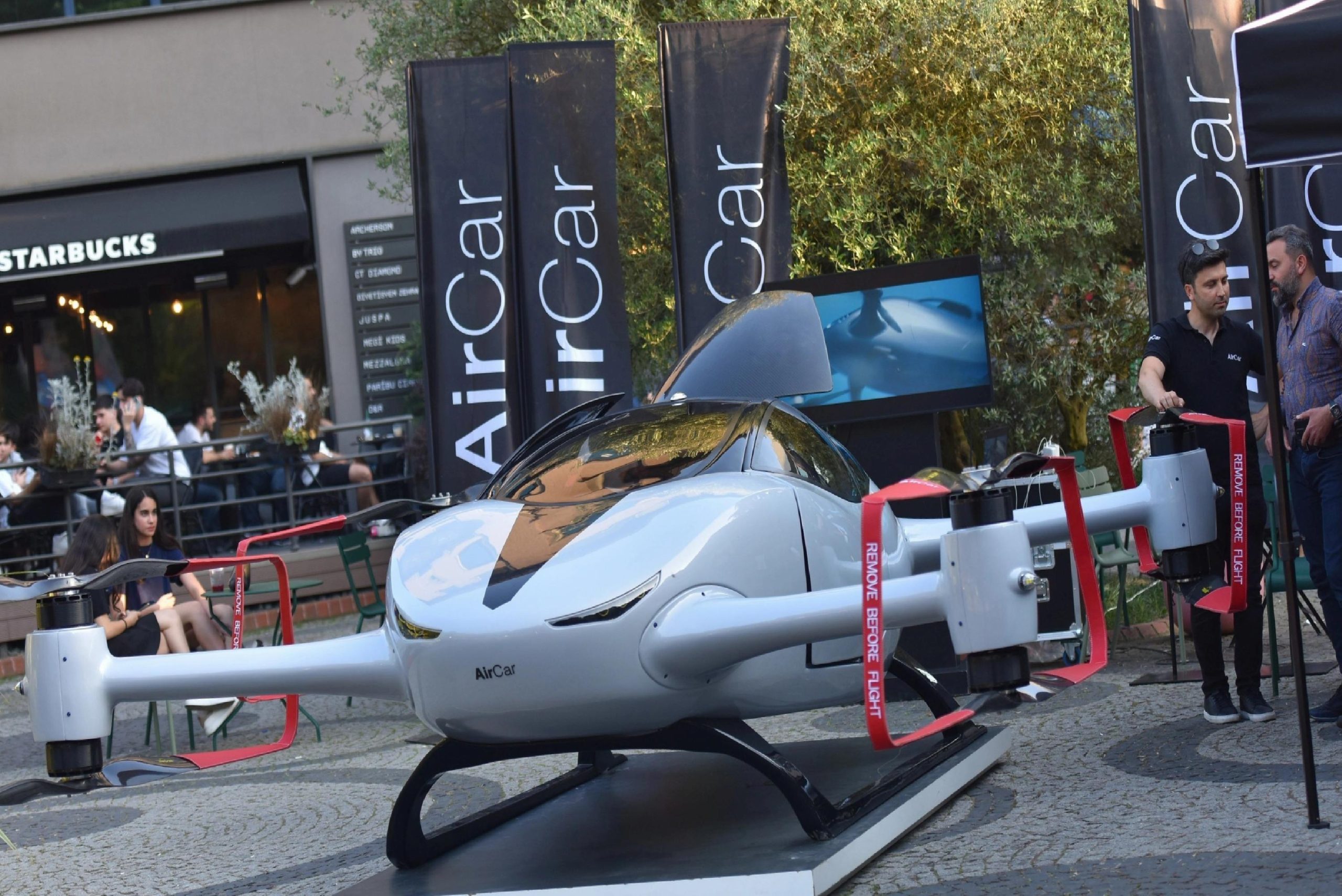 Yerli uçan otomobil AirCar, birinci kere beşerli uçtu