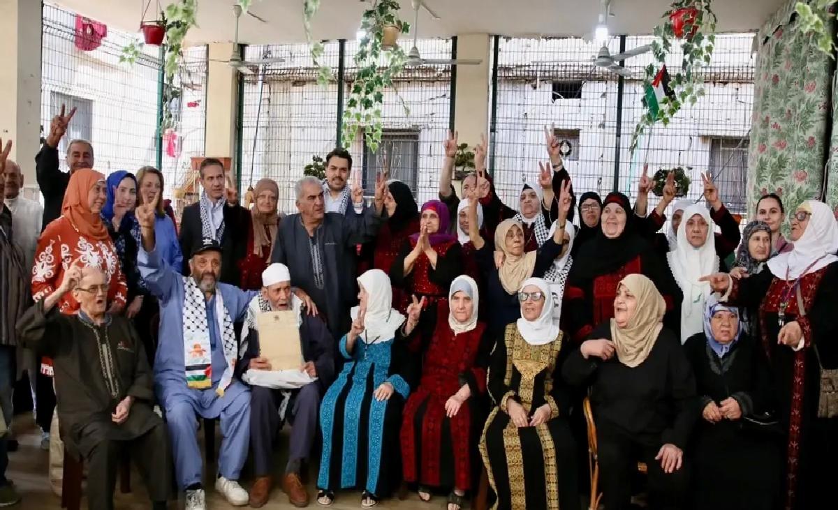 YTB Başkanı Eren, Beyrut’taki Mülteci Kampını Ziyaret Etti