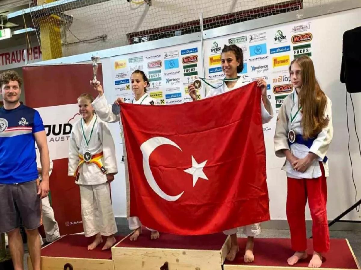 Yunusemre Belediyespor Judocuları Avusturya’dan Muvaffakiyetle Döndü