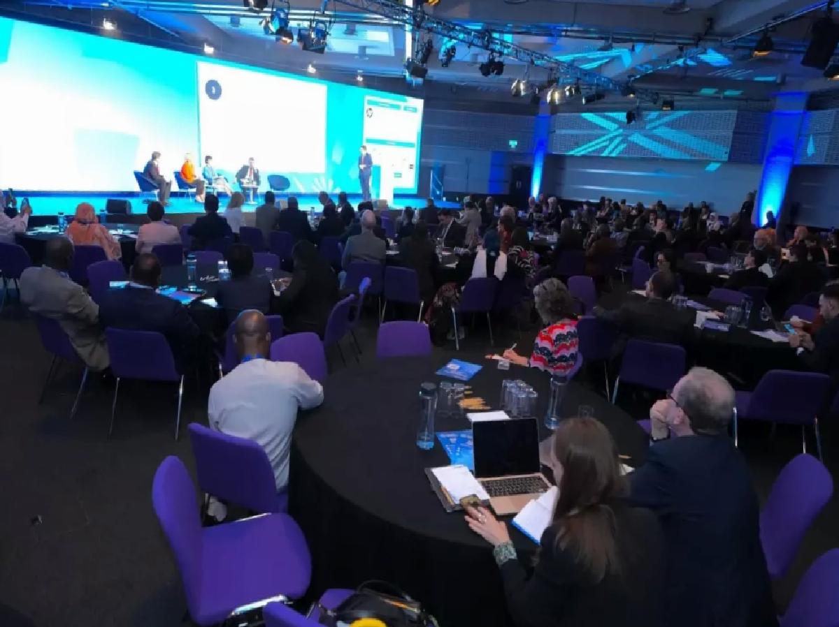 Yusuf Tekin Londra’da Eğitim Forumunda