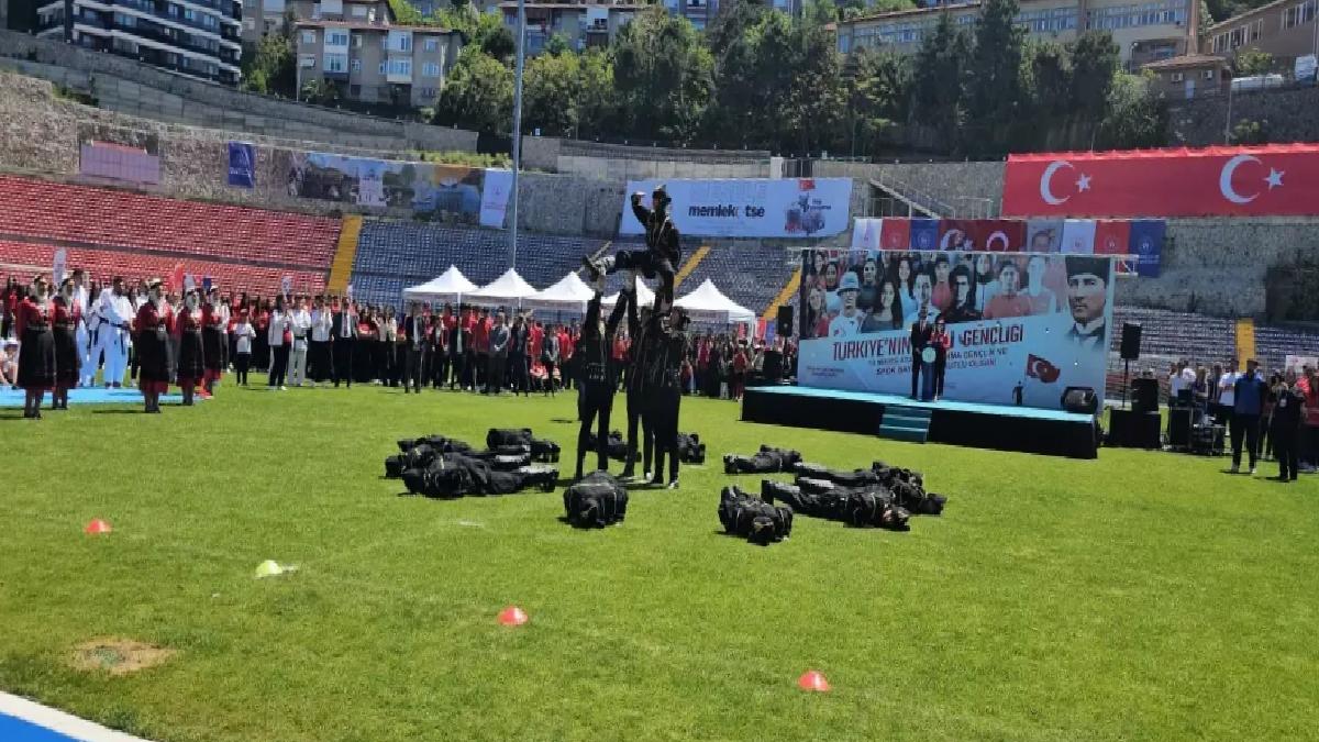 Zonguldak’ta Coşkulu 19 Mayıs Kutlaması
